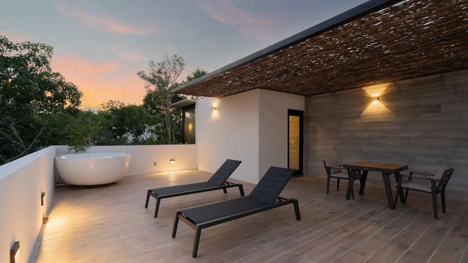 Twelve O'Clock - Luxury Villas Tulum